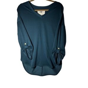 Cupio Blue Roll-tab sleeve V Neck Tunic Smile Hem‎ Size Medium